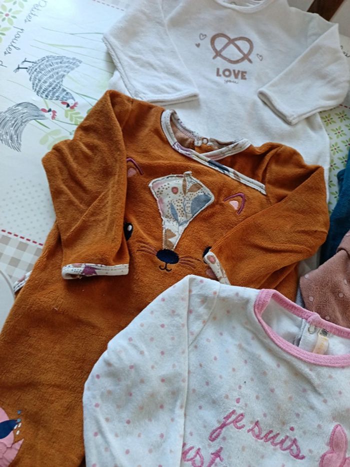 Lot 5 pyjamas hiver 9 mois - photo numéro 4