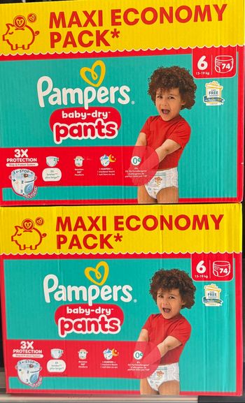 2 cartons de Pampers babyDry pants taille 6