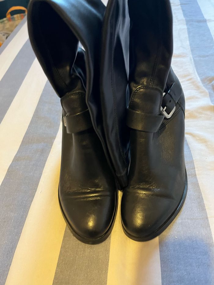 Bottes taille 36 en très bon état - photo numéro 2