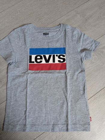 Tee shirt