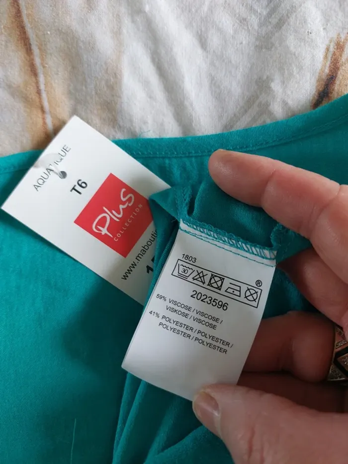 T-shirt neuf - photo numéro 5
