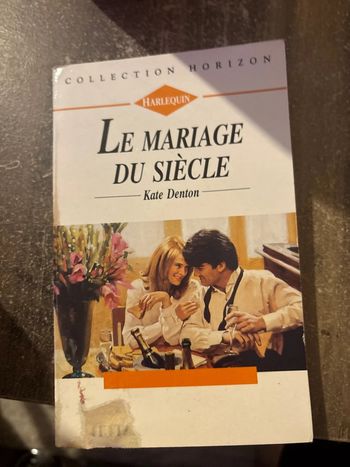Livre de poche le mariage du siècle