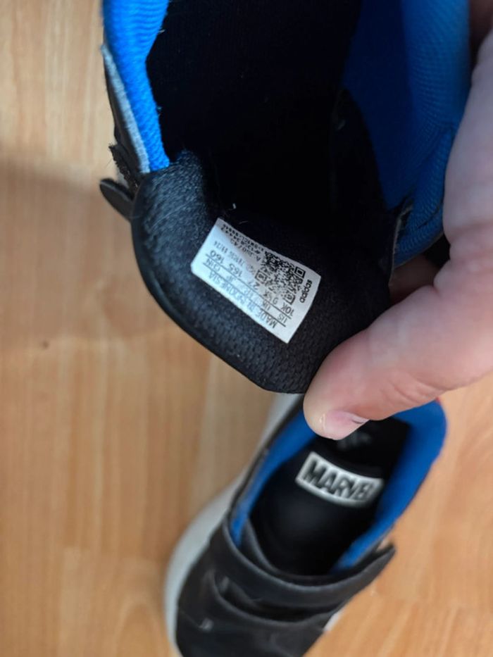 Chaussures Adidas Spider-Man Taille 27 – Style Marvel pour Super-Héros en Herbe - photo numéro 6