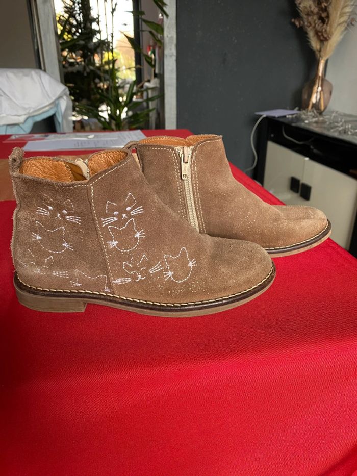 Bottines dessus cuir motif chatons