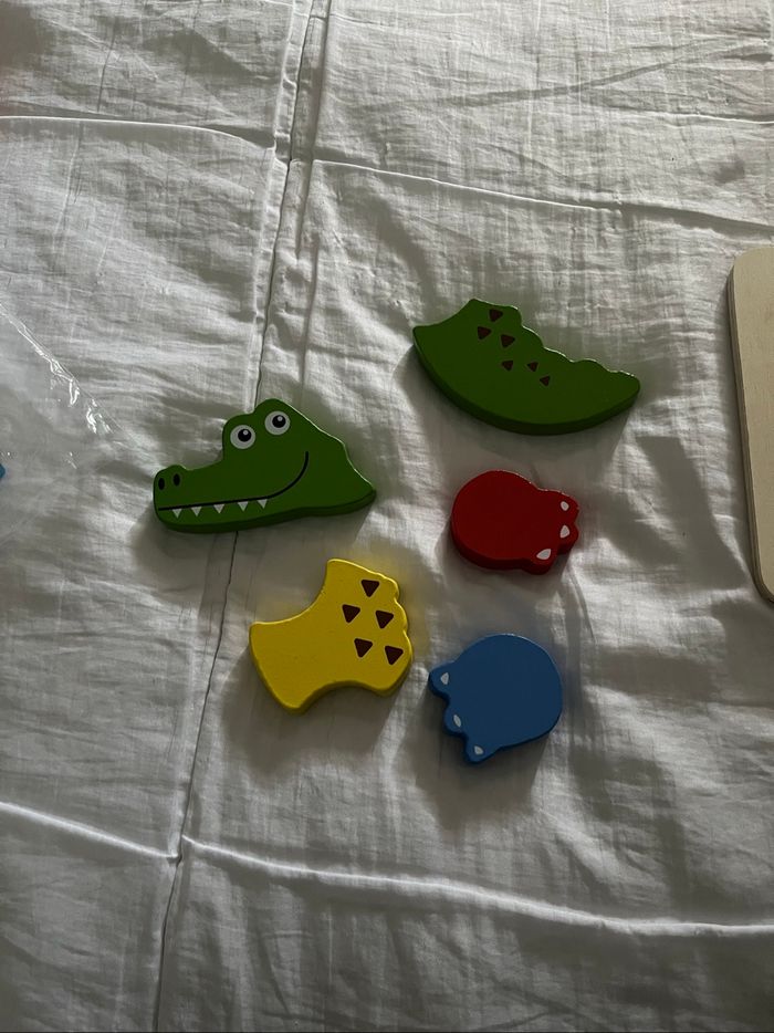 Puzzle crocodile