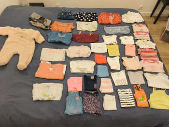 Lot vêtements fille 9 mois 