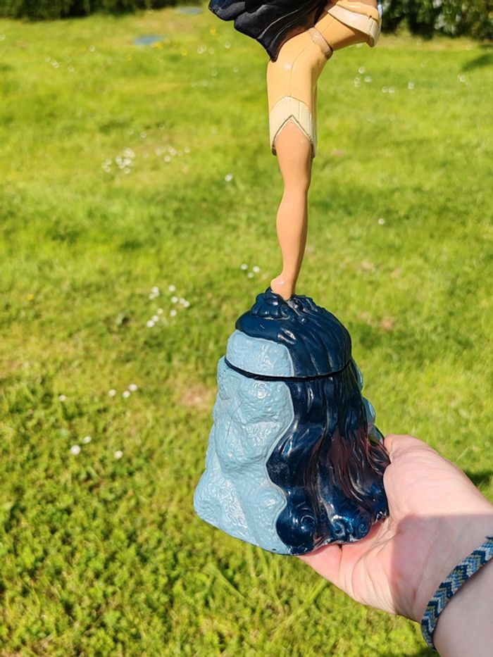 Grande figurine vintage Pocahontas sur son rocher - photo numéro 5