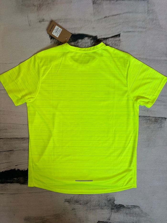 T-shirt sport jaune fluo running neuf avec étiquette - photo numéro 4