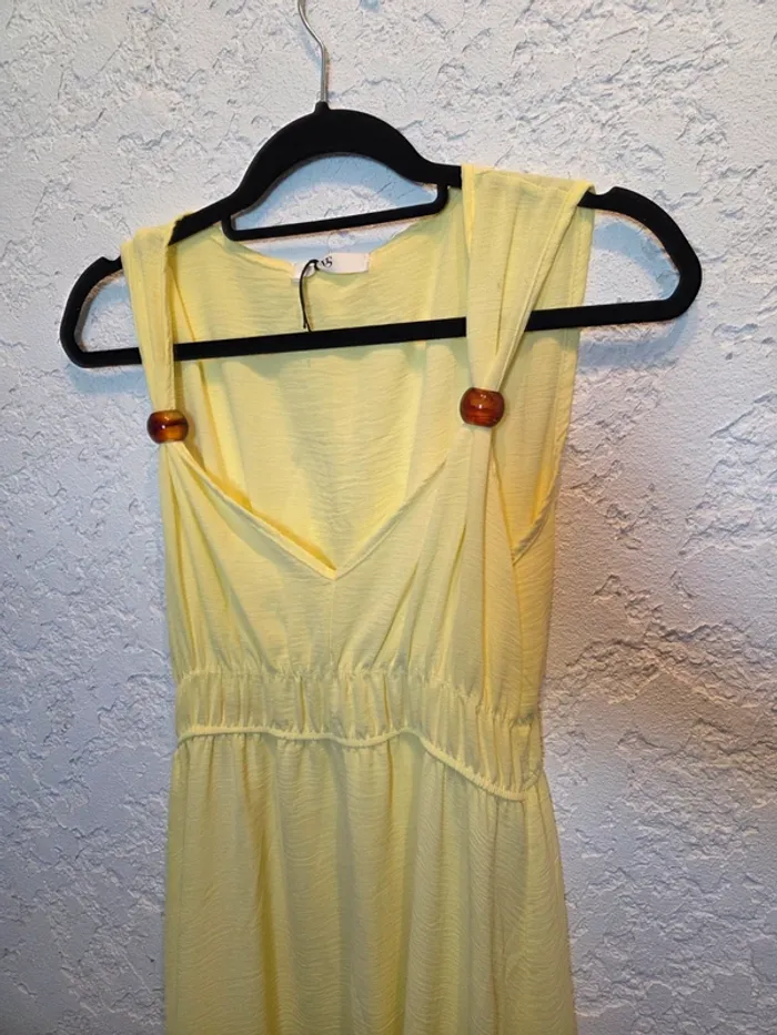 Robe femme longue fluide jaune a bretelle - photo numéro 2