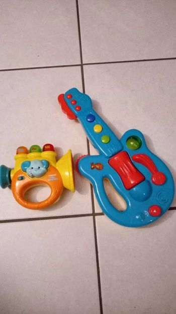 Lot de 2 instruments de musique