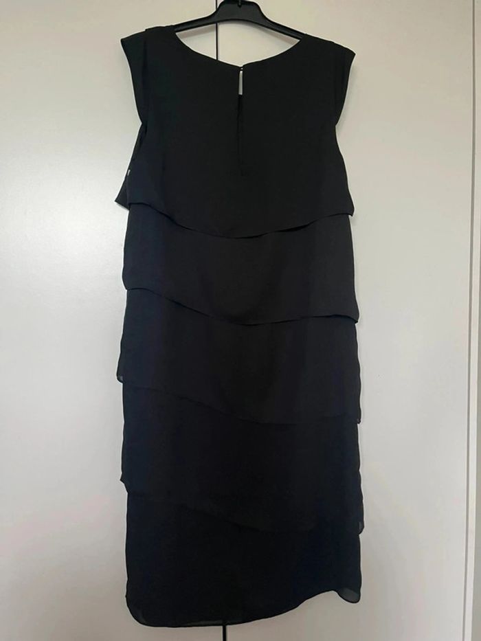 Robe noir très fluide taille 38 - photo numéro 2