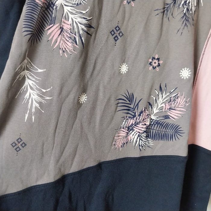 T-shirt manche longue taille 42/44 neuf - photo numéro 2