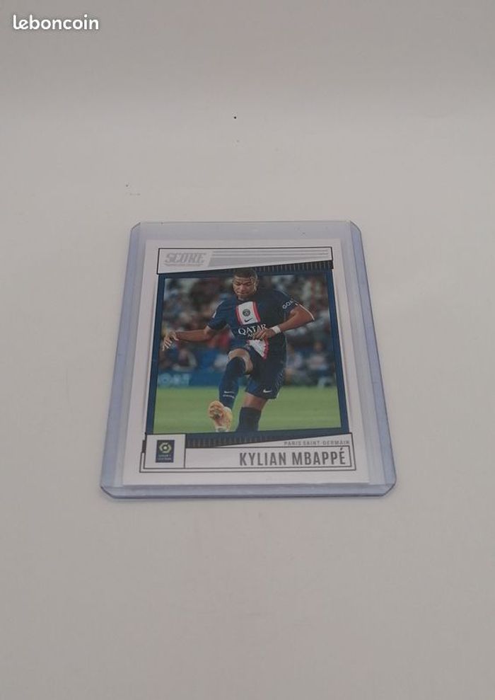 Carte Panini score Ligue 1 2022-23 Kylian Mbappé n°145. - photo numéro 2