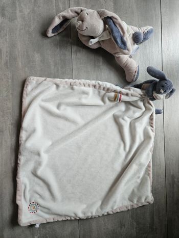 Doudou + peluche Noukie's Lapin neuf