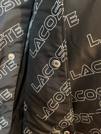 Veste Lacoste jamais porté neuf avec étiquette 