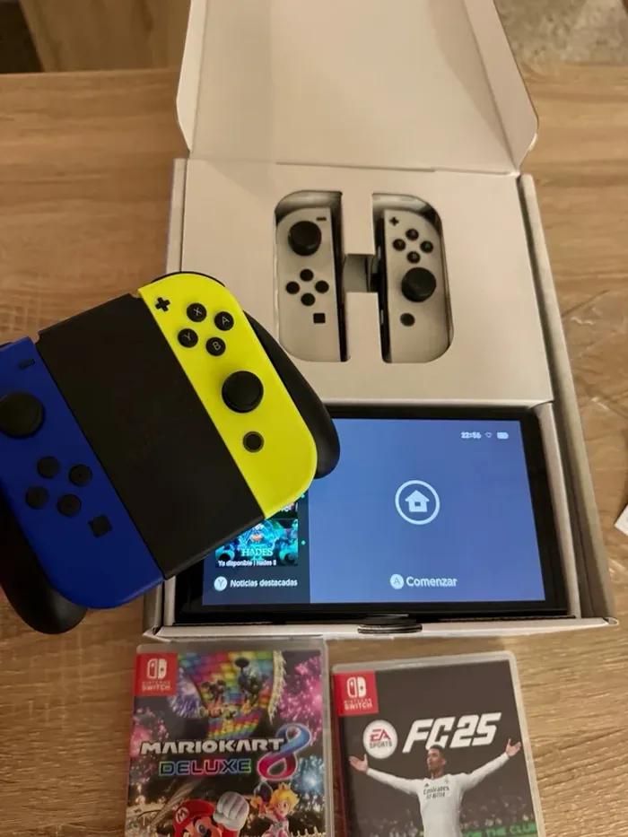Nintendo · Switch OLED · Blanc - photo numéro 3