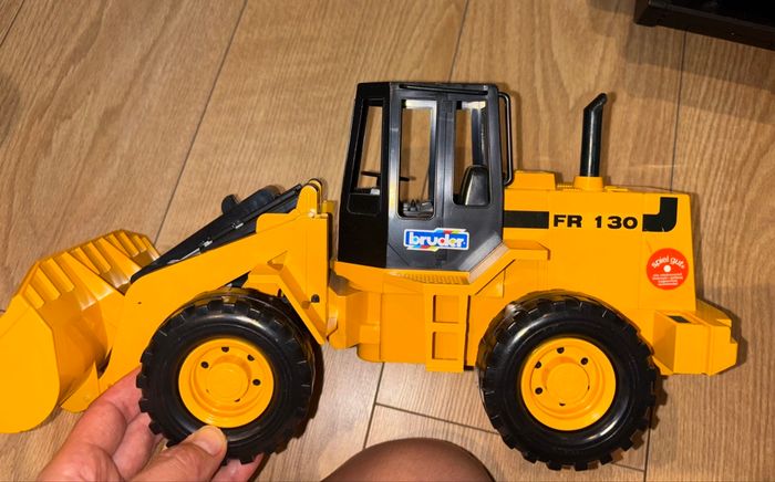 Camion Cat benne en acier et tracteur - photo numéro 4