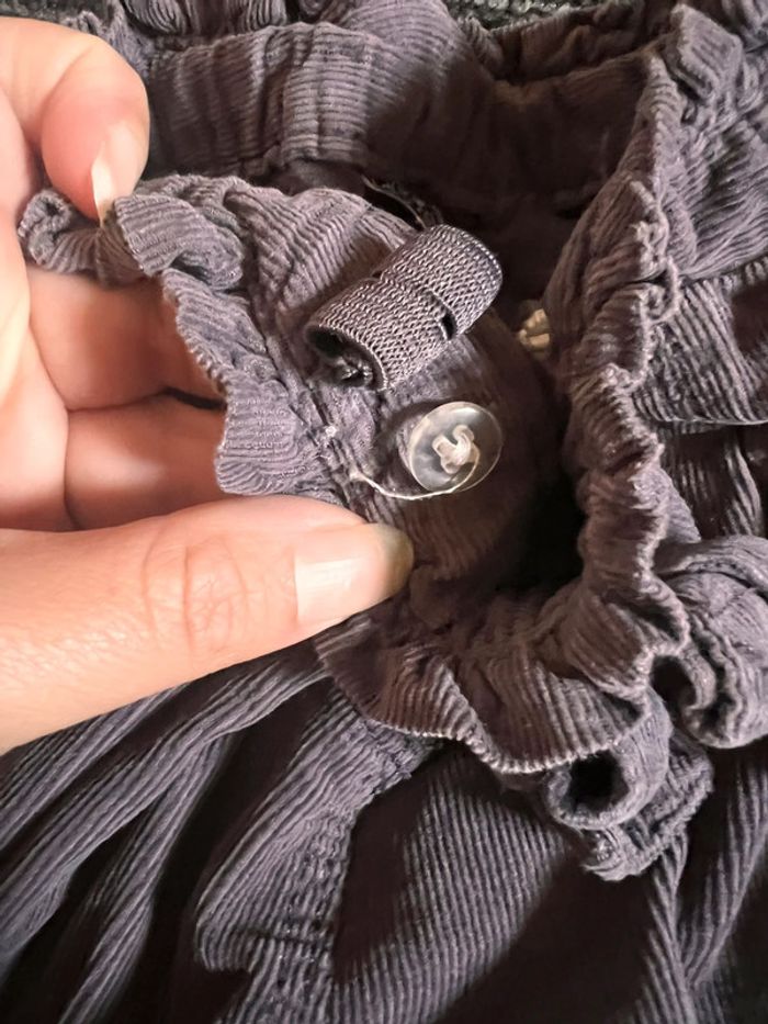 Lots de deux pantalons, tape-à-l’œil taille 18 mois - photo numéro 4