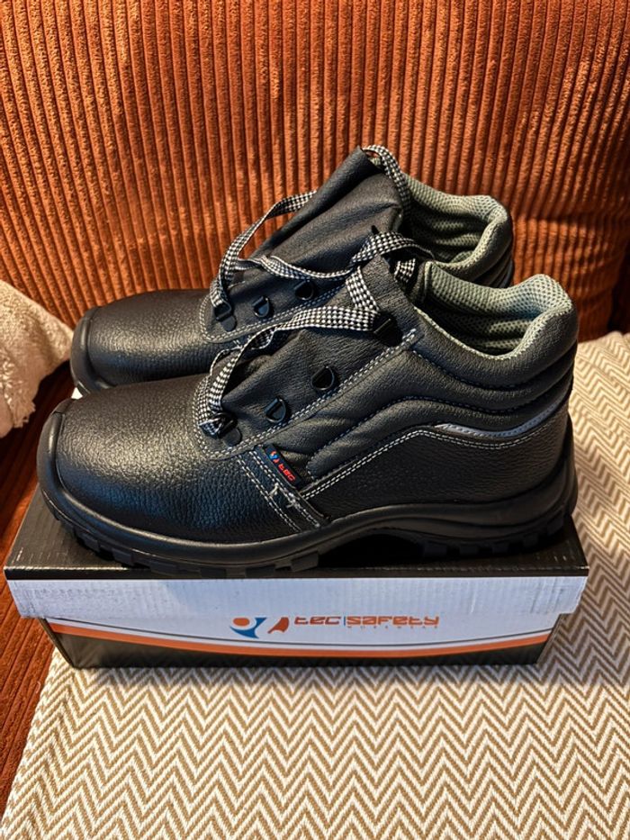 Chaussure de sécurité, tec safety