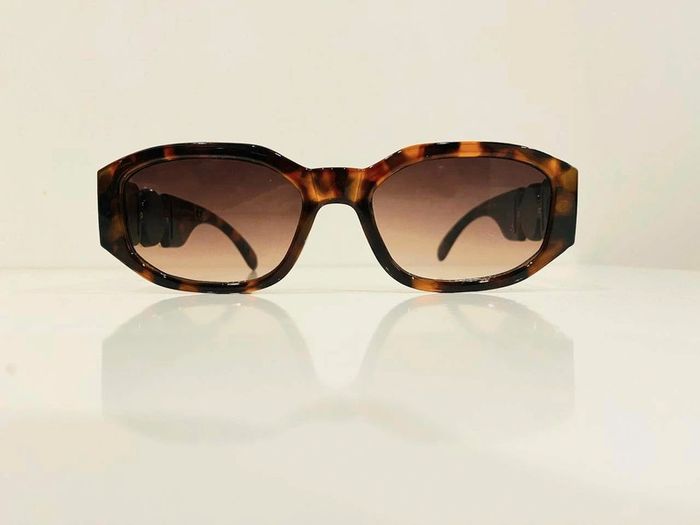Lunette de soleil mixte marron écaille et dorée UV protection catégorie 3 - photo numéro 2