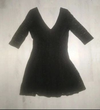 Robe noire en dentelle taille 36