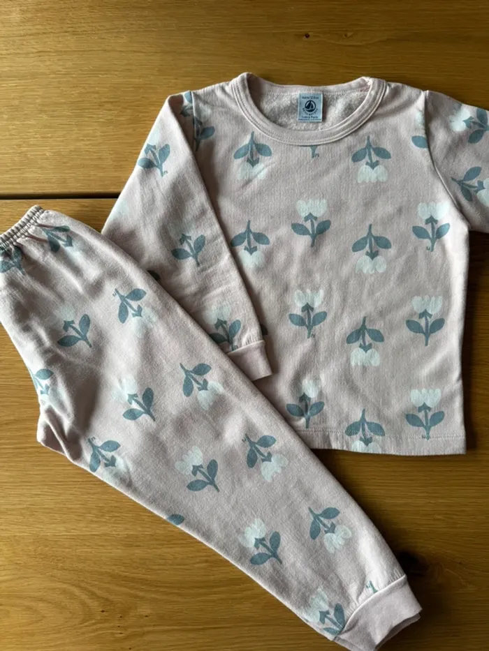 Pyjama 2 pièces ML en molleton rose pâle et fleurs grises/blanches - Taille 4 Ans - photo numéro 2
