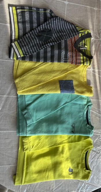 Lot de pull garçon taille 6ans