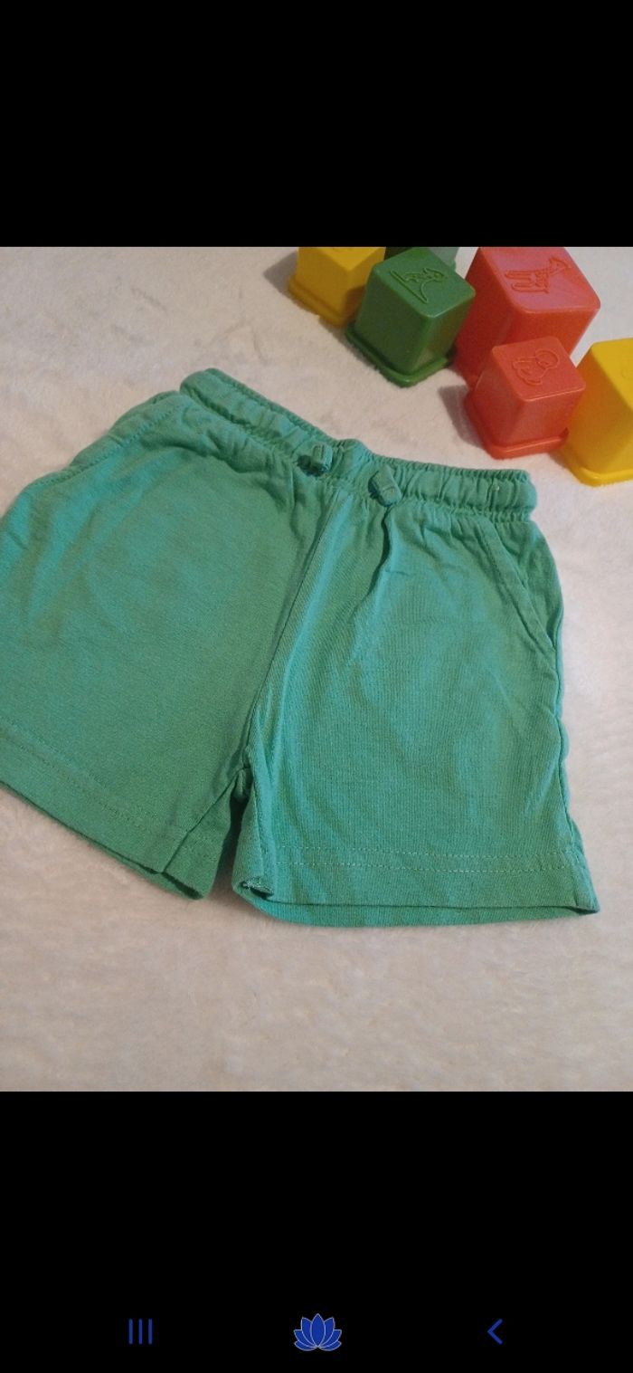 Short bébé taille 6 mois