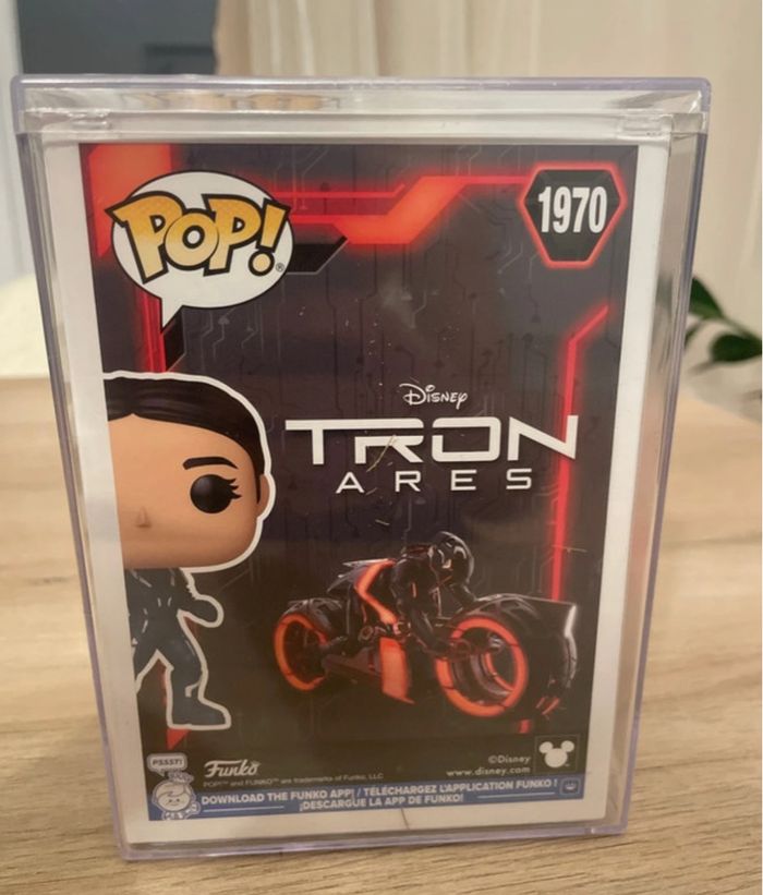 Figurine POP Ève Kim Disney Tron ARÈS 1970 limited édition 3500 pièces dans le monde - photo numéro 3