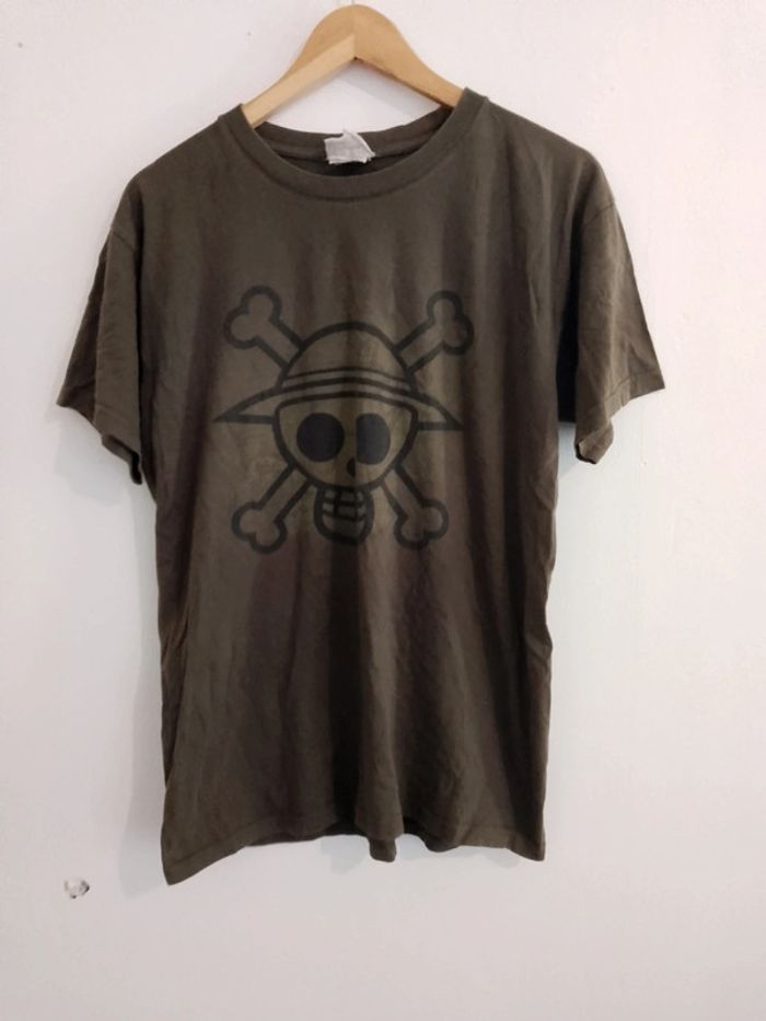 T-shirt kaki one piece - photo numéro 4