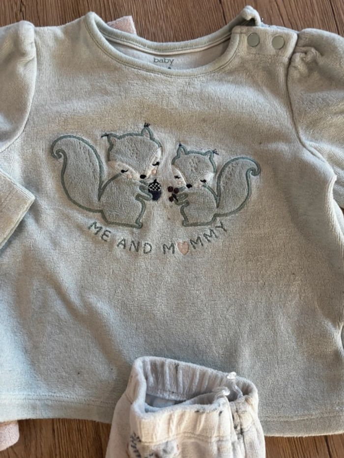Deux pyjamas deux pièces C&A 12mois - photo numéro 2