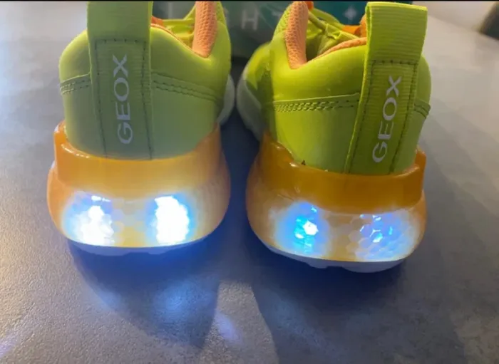 Baskets jaune Geox taille 30 - photo numéro 8