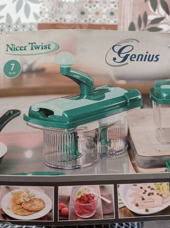 Moulinet manuel à double tranchant