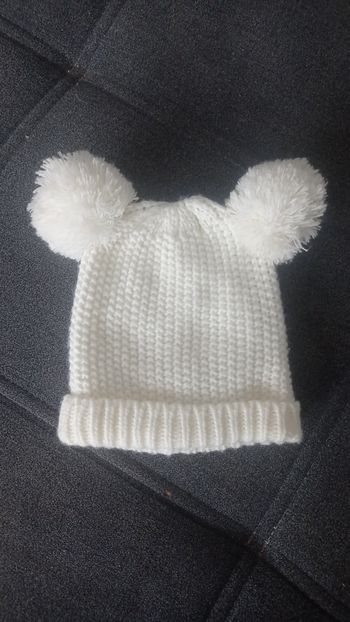 Bonnet a pompom