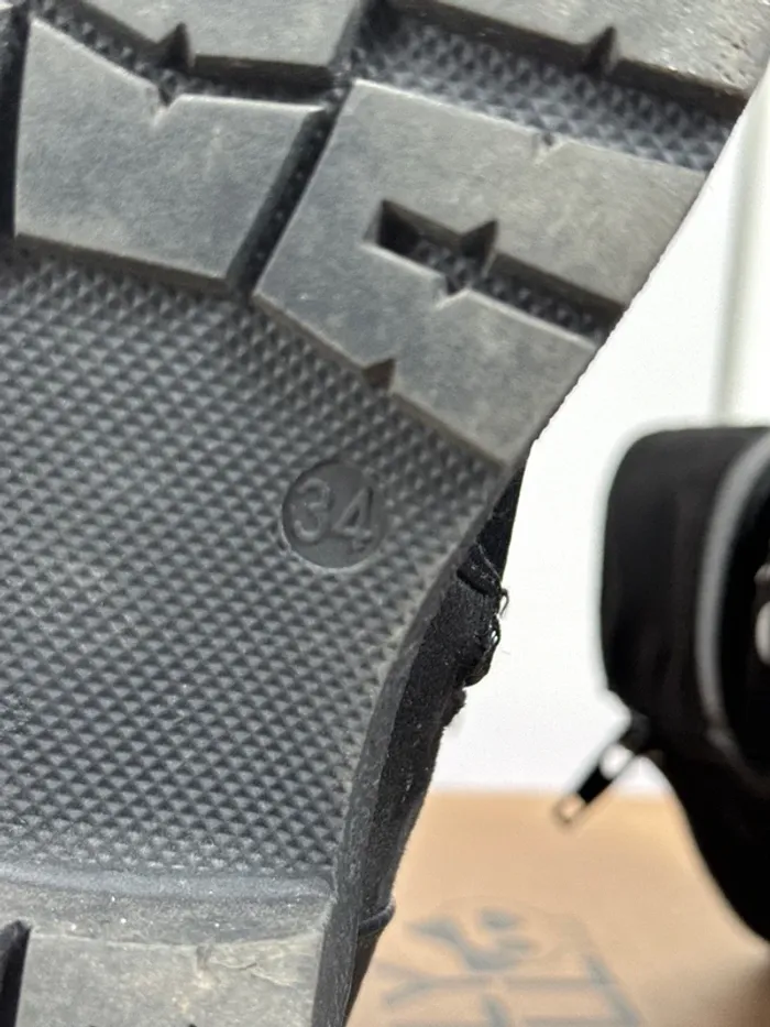 Bottines noires 34 neuves - photo numéro 9