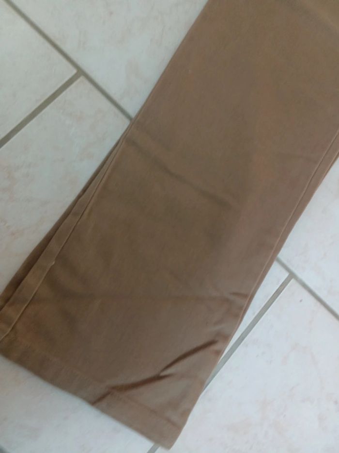Pantalon neuf avec sa ceinture in extenso taille 40 - photo numéro 2