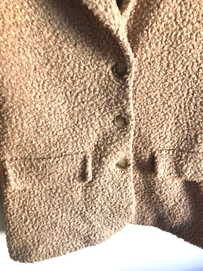 Manteau PrettyLittleThing beige effet bouclettes taille 40/42 - photo numéro 5
