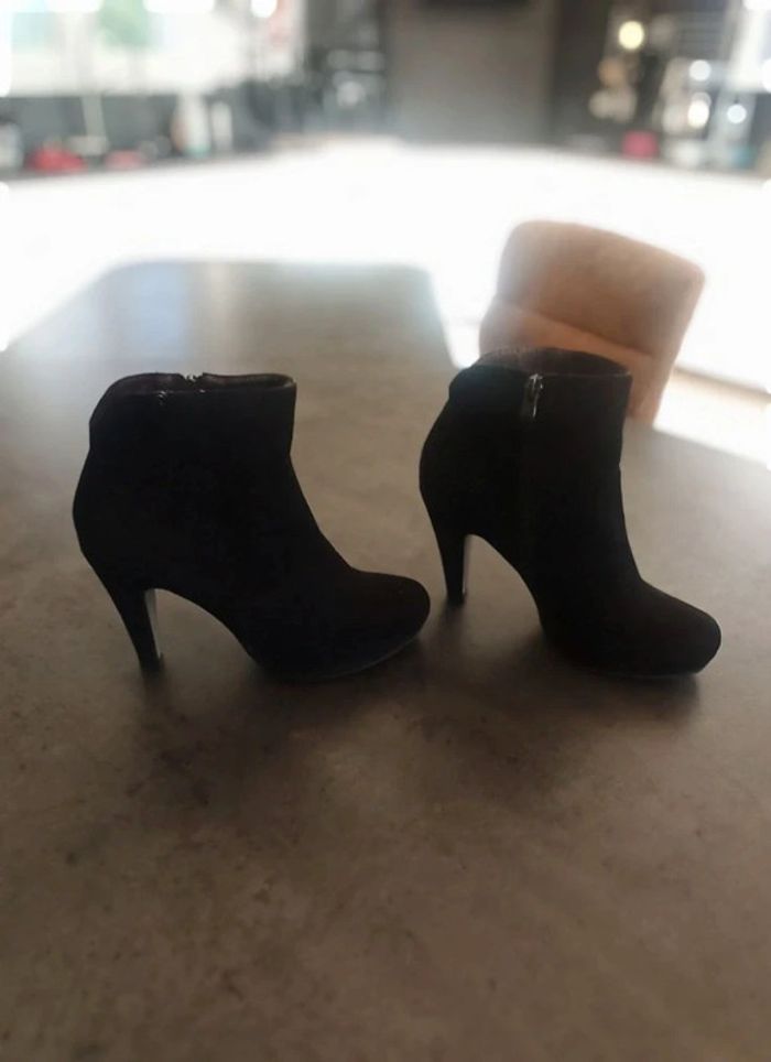 Bottines Tamaris croûte de cuir noires - photo numéro 2