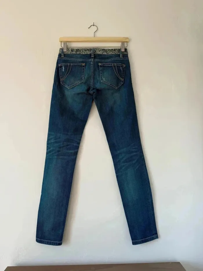 Jean Maje Pop Corn T.34 - L'Élégance Décontractée avec une Touche Scintillante ! - photo numéro 2