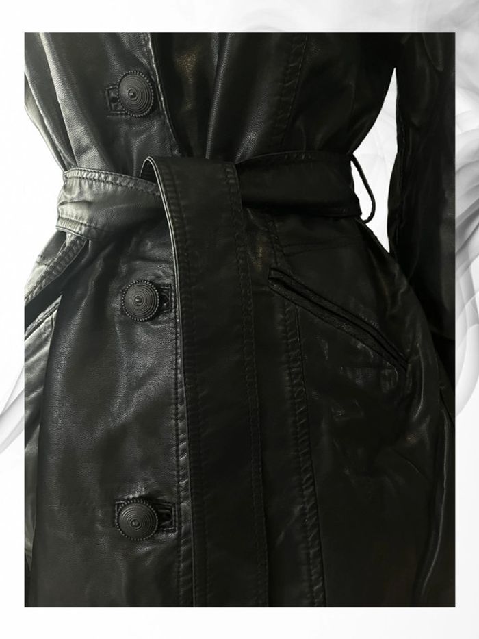 Manteau noir – Patrice Bréal - photo numéro 3