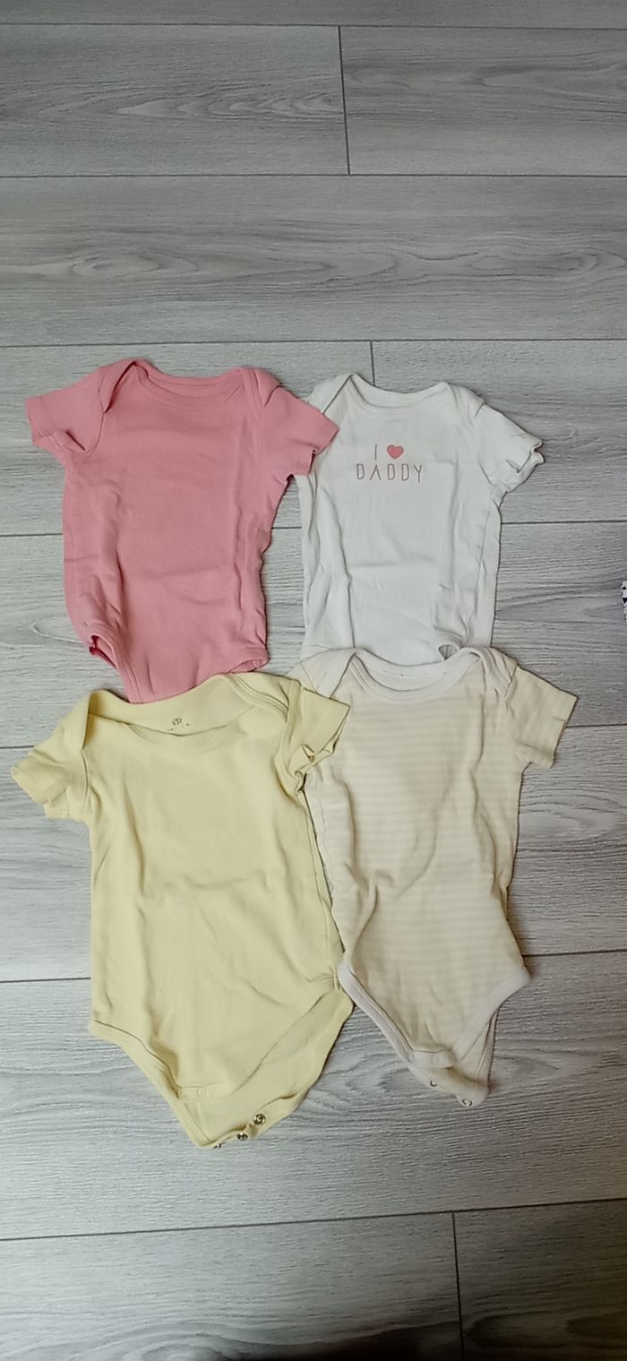 Lot de 31 vêtements d'été en 9 mois - photo numéro 4