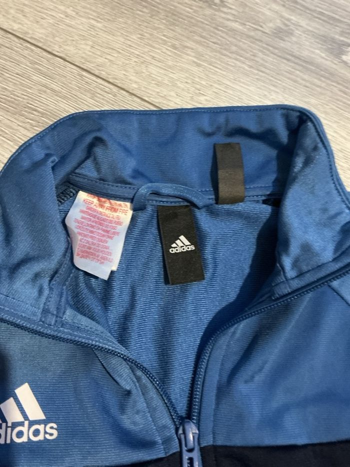 Veste Adidas enfant taille 11/12 ans - photo numéro 2