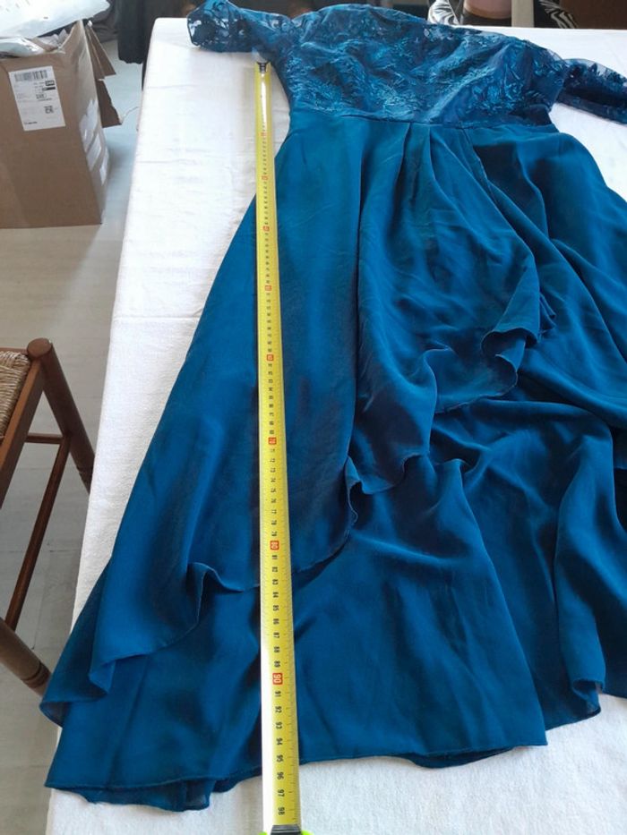 Jolie robe de cérémonie été mi mollet dentelles et drapée taille - photo numéro 13