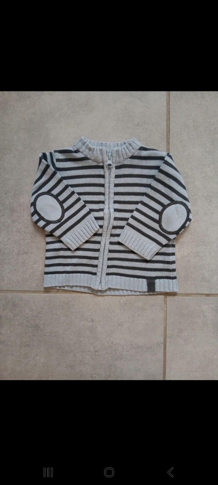 Lot pulls/vestes 6 mois - photo numéro 5