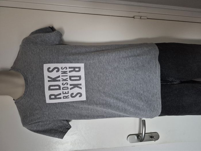 Tee Shirt Redskins gris - Taille S - Très bon état - photo numéro 3