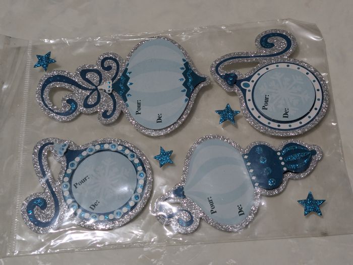 Lot d'étiquette festives pour vos cadeaux de Noël ou autre. - photo numéro 3