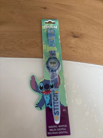Montre digital Stitch