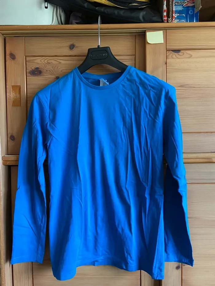 T-shirt manches longues bleu