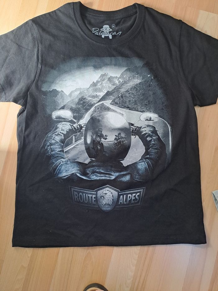 Lot 2 T.shirts - photo numéro 2