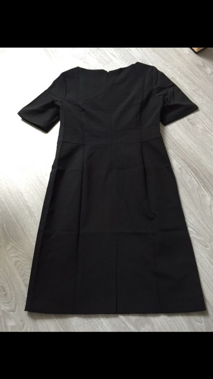 Robe tailleur - photo numéro 2